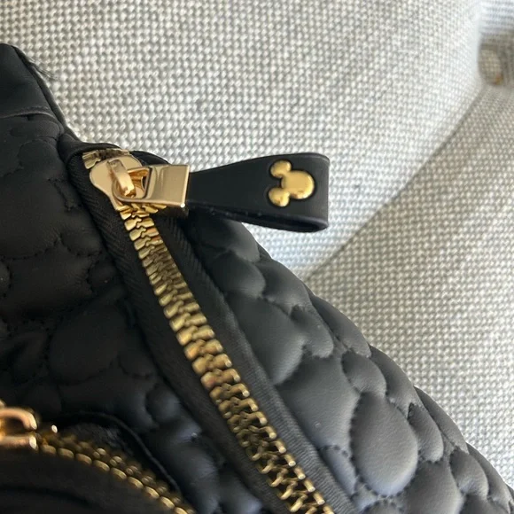 NWT Black and White Mickey Mouse Fanny pack Bag - Picture 4 of 6